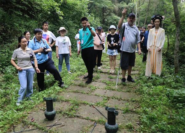 知名国际媒体人走进广元 沉浸式体验中国大蜀道文化