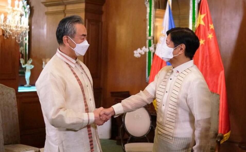 中方谈王毅访问菲律宾：同菲新政府深度沟通，当面传递重要信号