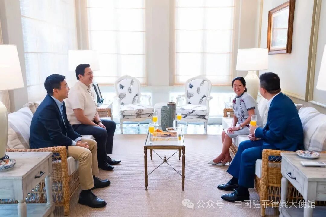 中国驻菲律宾大使井泉会见菲律宾总统夫人丽莎